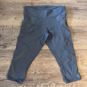 Gorgeous chambray blue lululemon capris